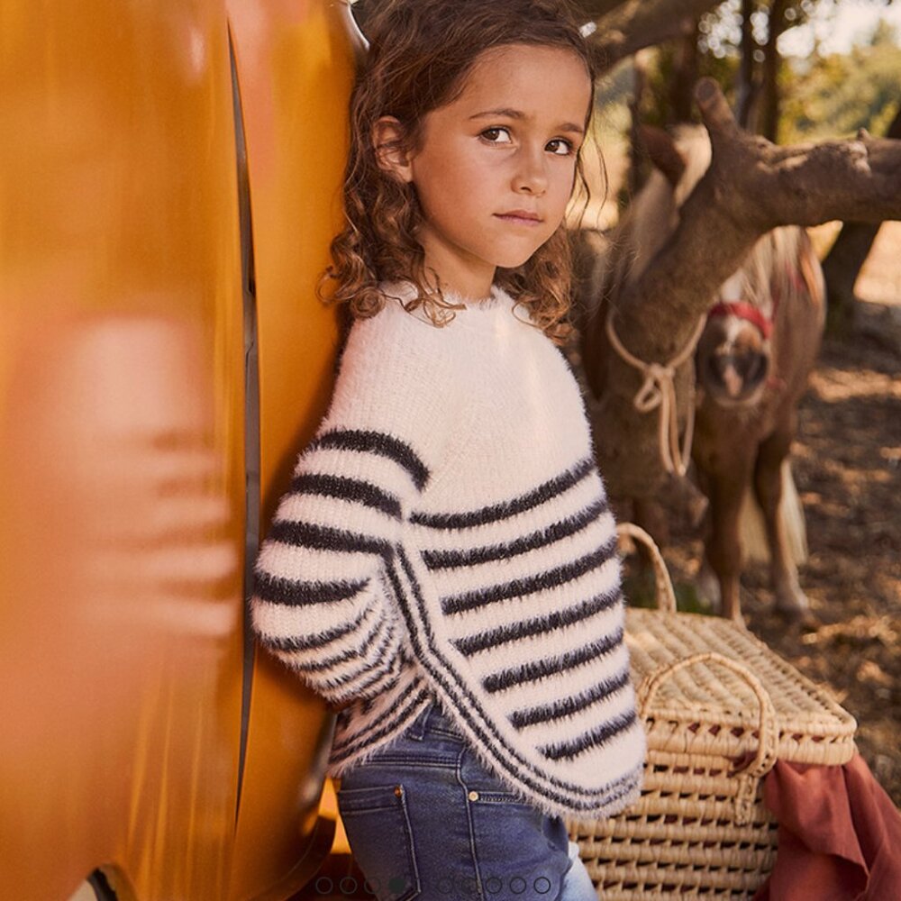 Orchestra Girls Striped Fuzzy Knit Sweater Size 8 Cozy Cream Stripe Pullover